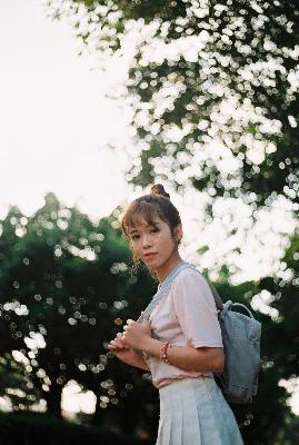 挤公交忘穿内裤被挺进